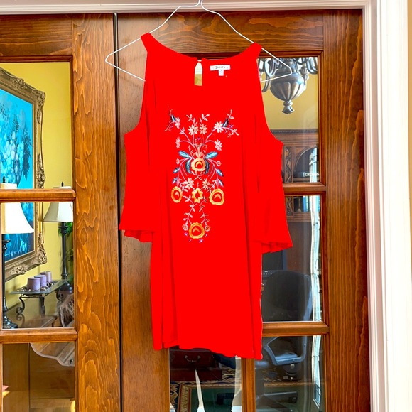 Cold shoulder top - Picture 1 of 3